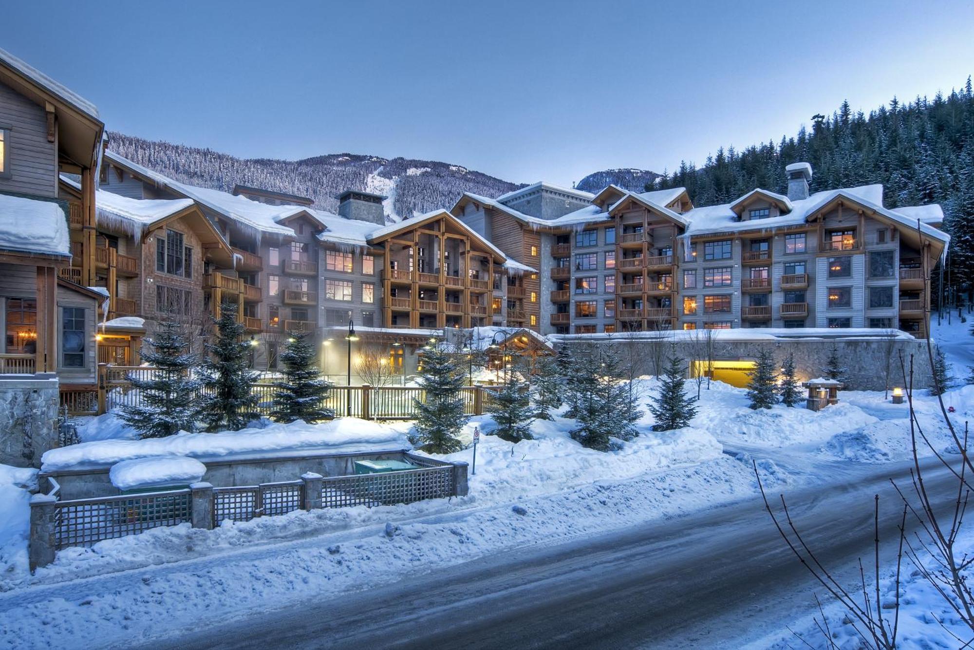 First Tracks Aparthotel Whistler